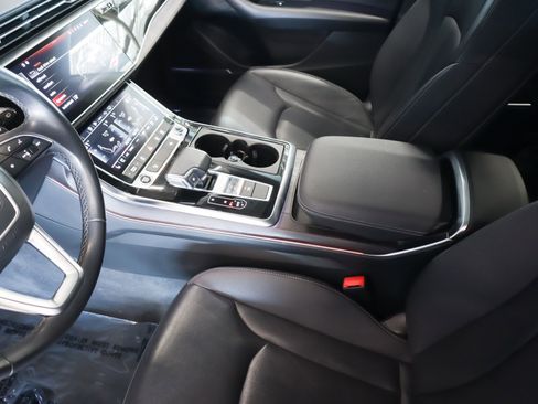 Used 2022 Audi Q8 Premium Plus w/ Premium Plus Package image 22
