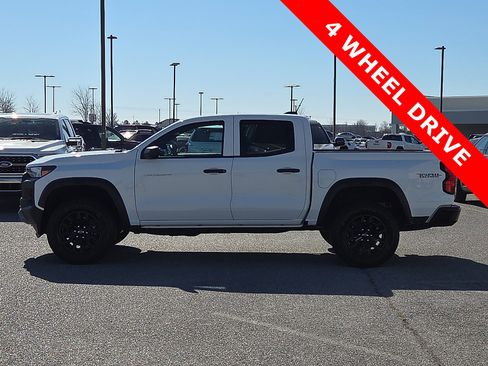 Used 2024 Chevrolet Colorado Trail Boss image 3