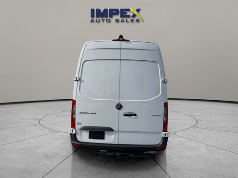 Used 2025 Mercedes-Benz Sprinter 2500 image 3