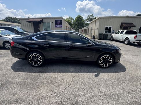 Used 2018 Chevrolet Impala LT FWD image 3