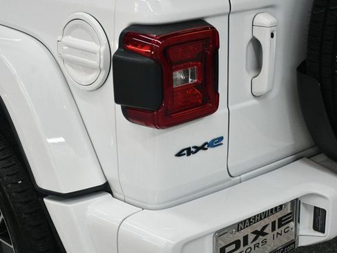 Used 2022 Jeep Wrangler Unlimited Sahara image 13