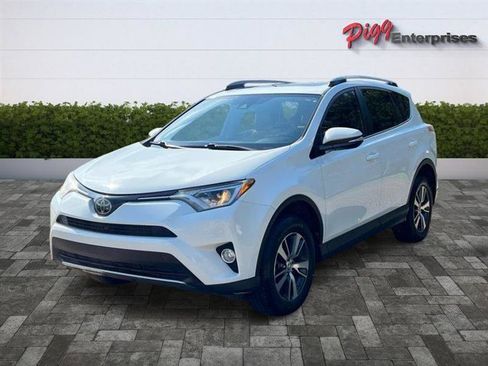 Used 2017 Toyota RAV4 XLE FWD image 4