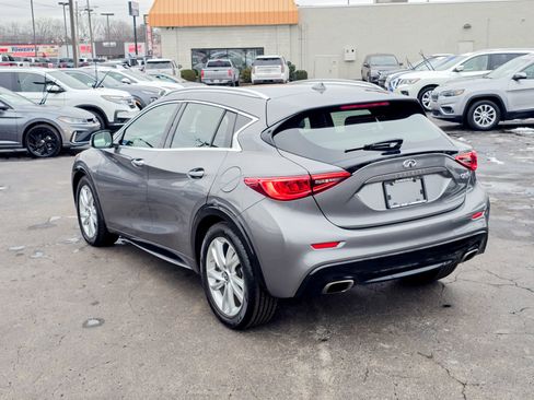 Used 2019 INFINITI QX30 image 17