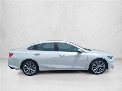 Used 2018 Chevrolet Malibu Premier w/ Premier Sun and Wheel Package FWD image 4
