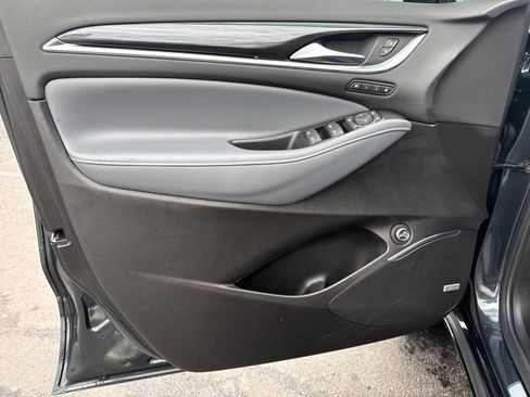 Used 2020 Buick Enclave Premium w/ Sun and Sites Package image 12