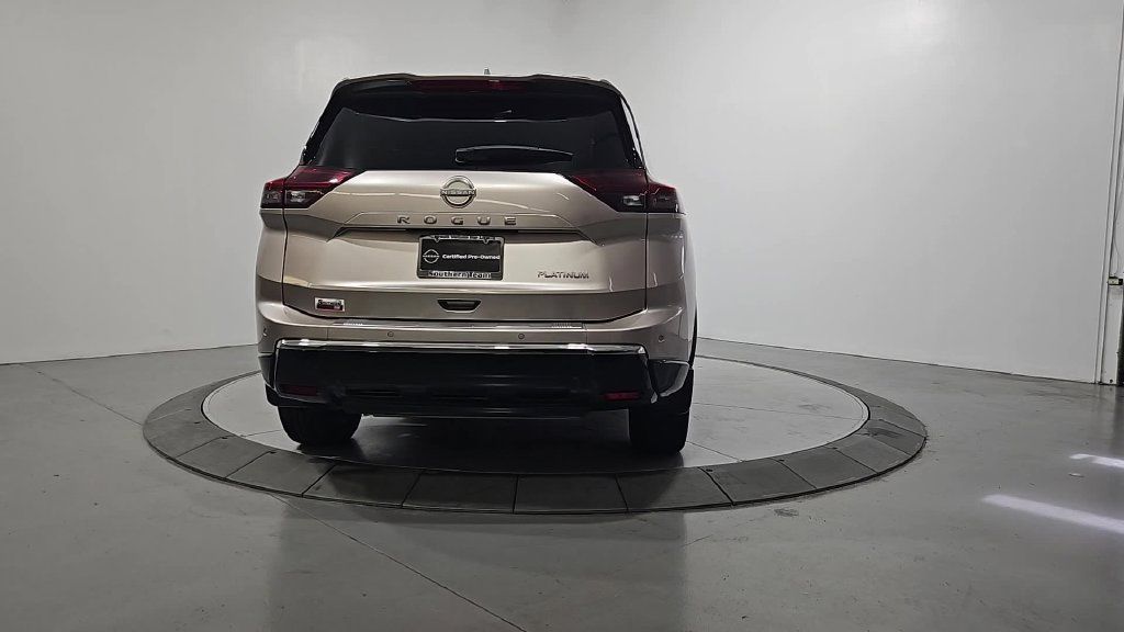 Certified 2025 Nissan Rogue Platinum FWD image 4
