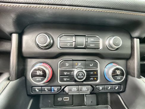 Used 2024 GMC Yukon AT4 AWD/4WD image 18