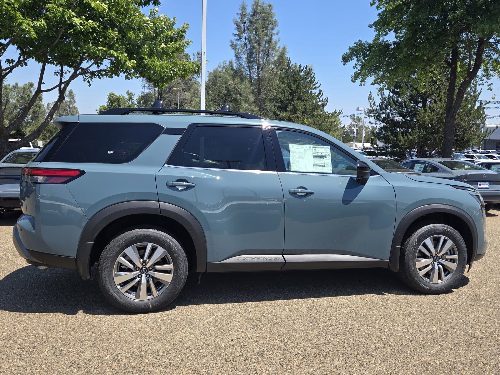New 2026 Nissan Pathfinder SL AWD/4WD image 3