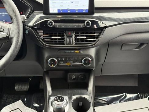 Used 2025 Ford Escape ST-Line image 15