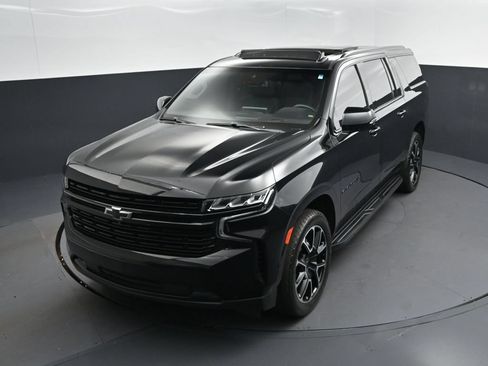 Used 2023 Chevrolet Suburban RST w/ Luxury Package AWD/4WD image 31
