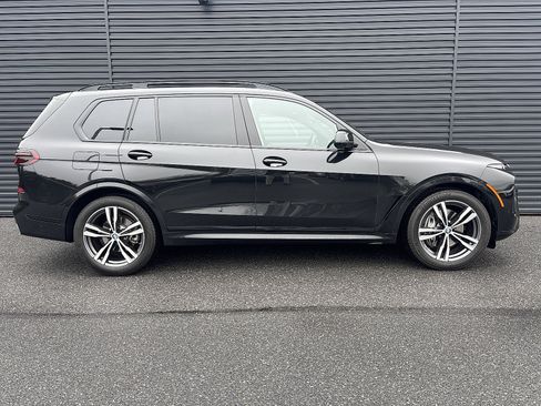 Used 2026 BMW X7 xDrive40i w/ M Sport Package AWD/4WD image 27