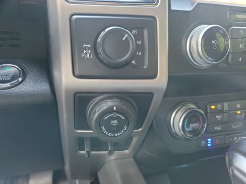 Used 2019 Ford F150 Platinum w/ Equipment Group 701A Luxury AWD/4WD image 19