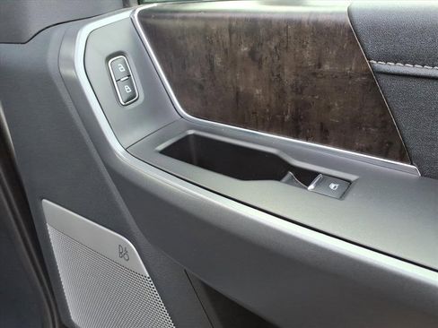 Used 2023 Ford F250 Lariat w/ Lariat Ultimate Package image 11