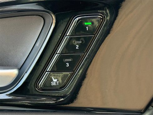 Used 2025 Acura MDX w/ Advance Package image 17