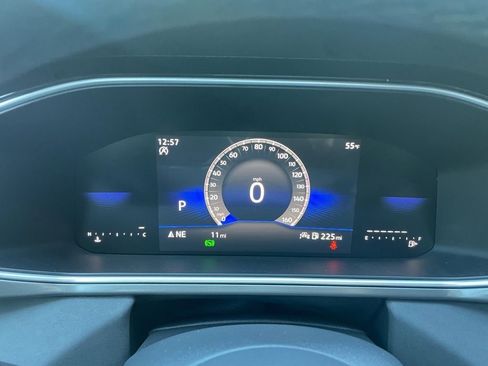 New 2026 Volkswagen Taos SE FWD image 9