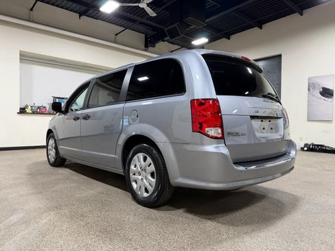 Used 2019 Dodge Grand Caravan SE FWD image 12