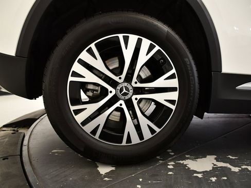 Used 2025 Mercedes-Benz GLA 250 4MATIC image 15