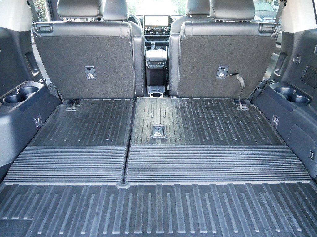 Used 2023 Toyota Highlander Platinum AWD/4WD image 12