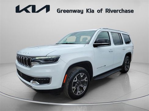 Used 2023 Jeep Wagoneer Series III w/ Preferred Equipment Group image 3