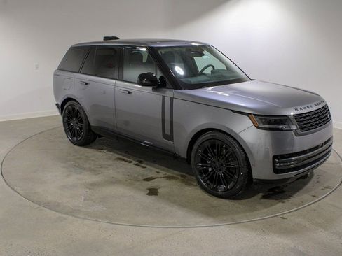 New 2026 Land Rover Range Rover SE image 7