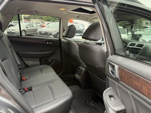 Used 2019 Subaru Outback 2.5i Limited AWD/4WD image 19