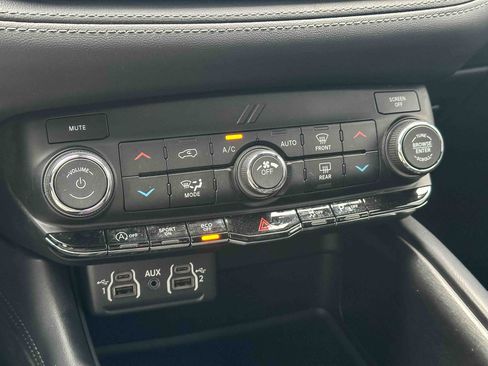 Used 2023 Dodge Durango SXT Launch Edition image 34