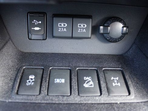 Used 2019 Toyota Highlander XLE image 55