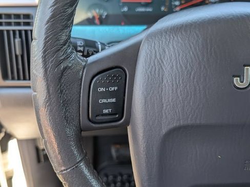 Used 2001 Jeep Grand Cherokee Laredo AWD/4WD image 14