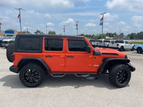 Used 2018 Jeep Wrangler Unlimited Sport S AWD/4WD image 18