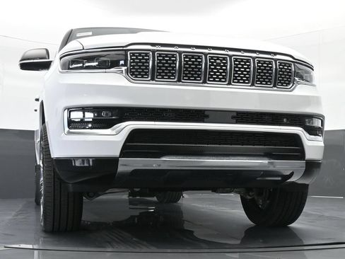 Used 2024 Jeep Grand Wagoneer Series III AWD/4WD image 58