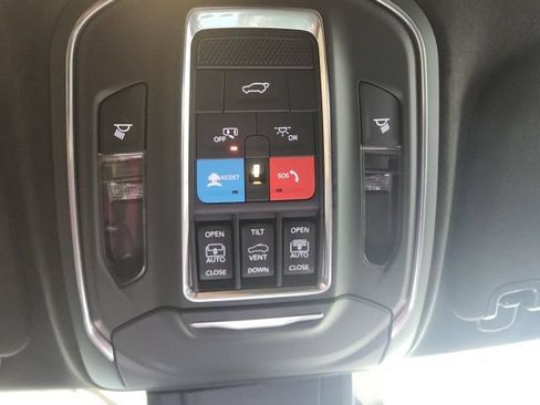 Used 2024 Jeep Wagoneer Launch Edition AWD/4WD image 41
