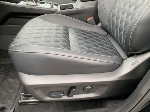 Used 2023 Mitsubishi Outlander SEL image 16