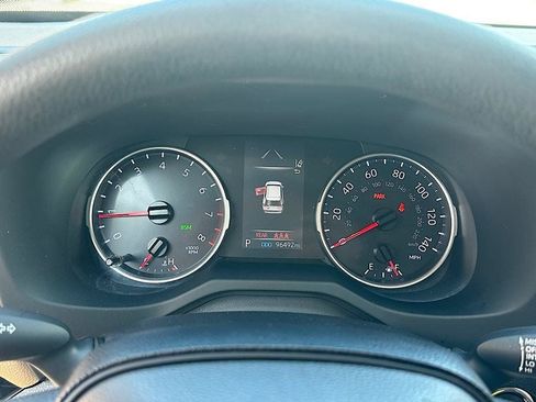 Certified 2019 Toyota RAV4 XLE w/ Convenience Package AWD/4WD image 21