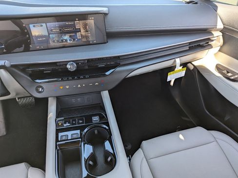 New 2025 Nissan Murano SV image 24