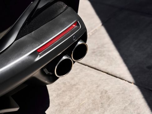 Used 2020 Ferrari Portofino RWD image 14