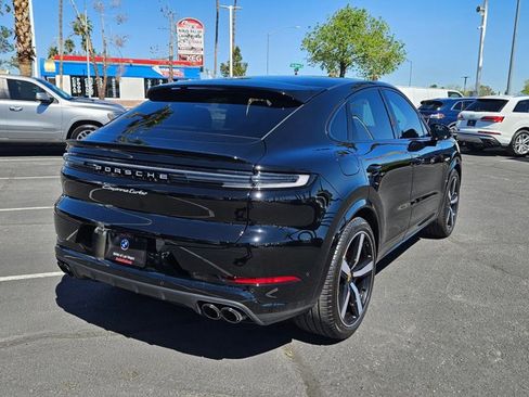 Used 2024 Porsche Cayenne Turbo image 5