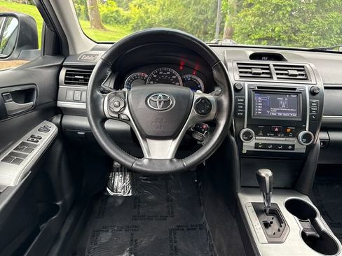 Used 2014 Toyota Camry SE FWD image 10