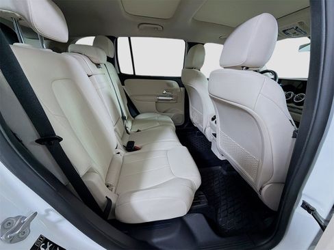 Used 2022 Mercedes-Benz GLB 250 GLB 250 image 29