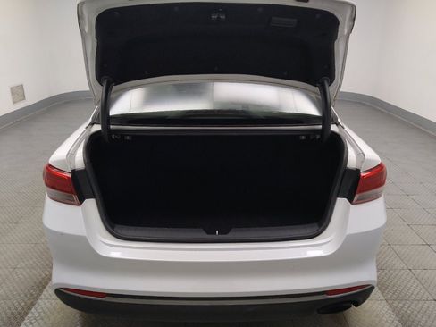 Used 2018 Kia Optima LX w/ 17" Alloy Wheels Package FWD image 29