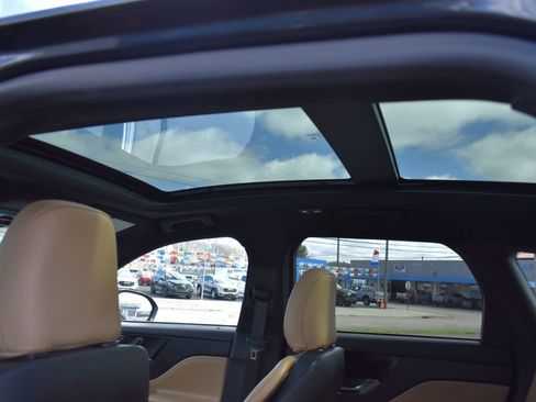 Used 2021 Lincoln Corsair Reserve w/ Equipment Group 201A image 19