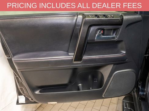 Used 2022 Toyota 4Runner TRD Off-Road Premium AWD/4WD image 11