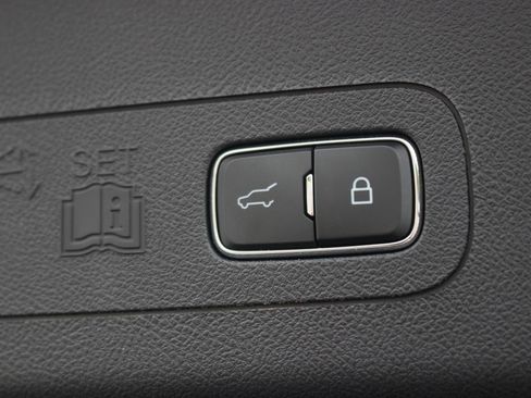 Used 2025 Lincoln Aviator Reserve w/ Equipment Group 201A AWD/4WD image 13
