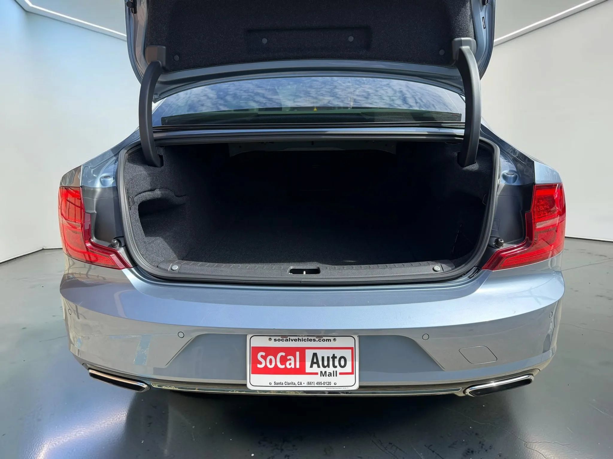 Used 2017 Volvo S90 T5 Inscription w/ Vision Package FWD image 26