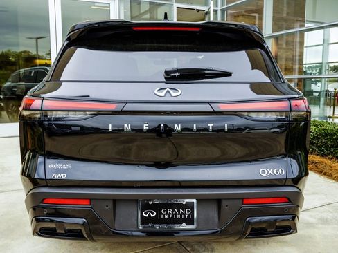 Certified 2023 INFINITI QX60 Luxe w/ Performance Audio Package image 11