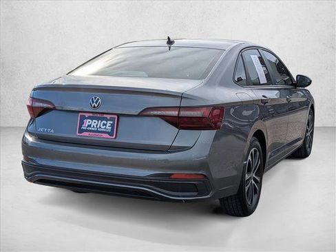 Used 2023 Volkswagen Jetta Sport image 5