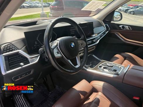Used 2025 BMW X7 xDrive40i AWD/4WD image 11