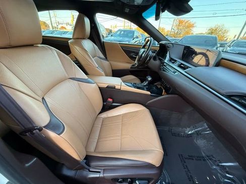 Used 2019 Lexus ES 300h w/ Luxury Package image 30