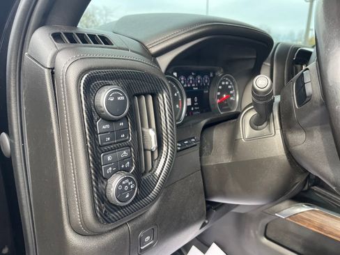 Used 2022 Chevrolet Silverado 2500 High Country w/ Z71 Off-Road Package image 13