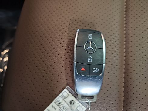 Used 2024 Mercedes-Benz GLE 350 4MATIC image 38