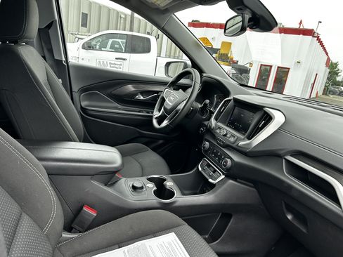 Used 2024 GMC Terrain SLE AWD/4WD image 13